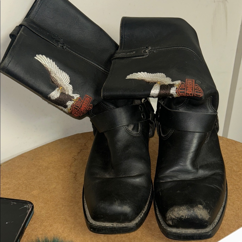 Preowned Black Harley Davidson Leather motorcycle Boots with Eagle Embroidery